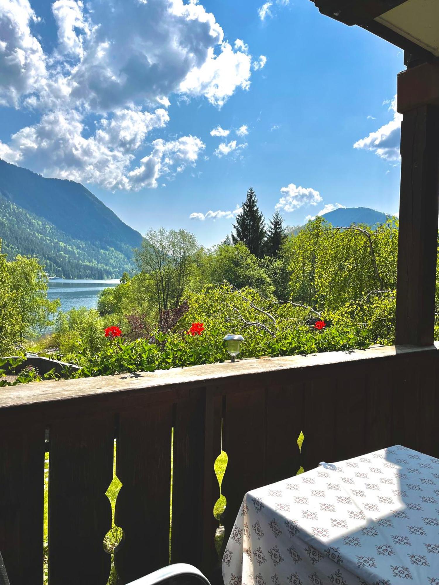 Chalets Zoehrer - Wohnen Am Wasser Weissensee Exteriör bild